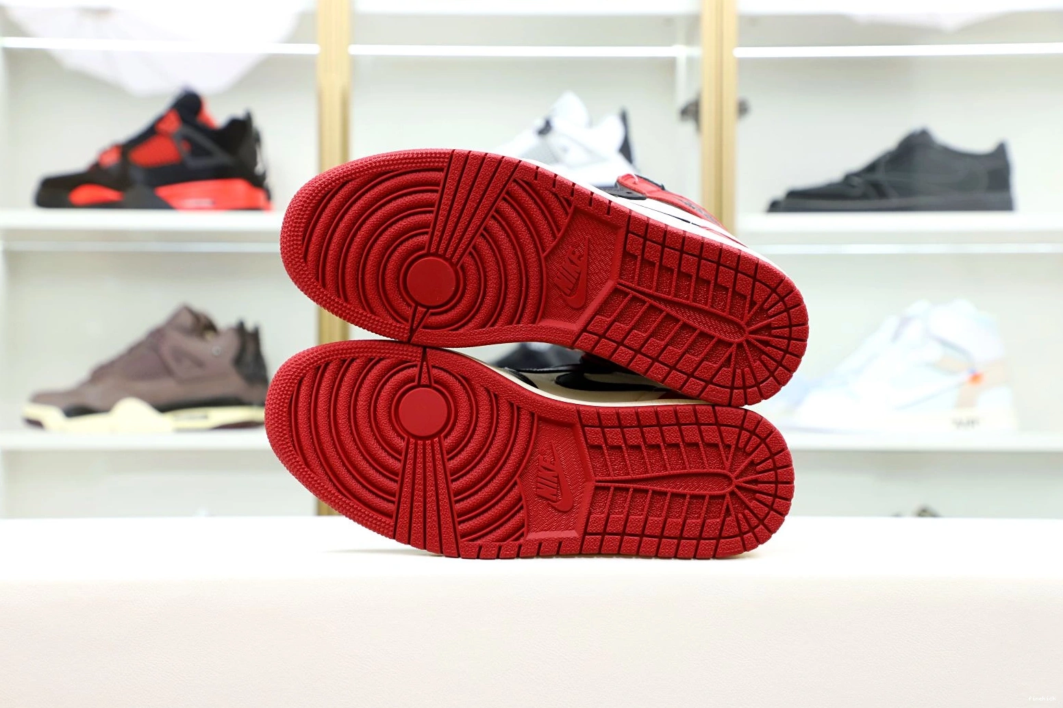 'BRED RETRO AIR HIGH JORDAN TOE' OG 1 0816
